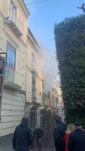 incendio-palazzo-sorrento-1