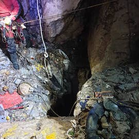 rifiuti-grotta-faito-1
