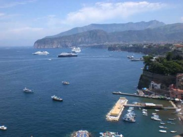 Il Consorzio edilizio della penisola sorrentina contro l’amministrazione per il mancato varo del “Piano Casa”.