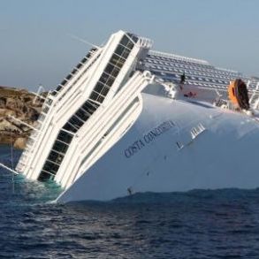 È rottura tra l’ex comandante Francesco Schettino ed il suo legale, Bruno Leporatti