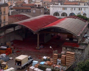 Iniziati i lavori di rimozione della copertura in eternit dei prefabbricati di via Casa Rosa