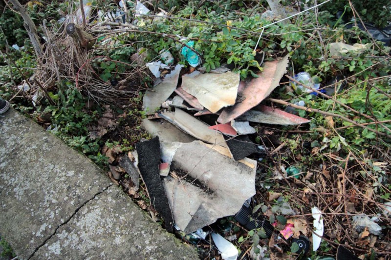 Rifiuti speciali in un fondo agricolo di Sorrento, ordinata la bonifica