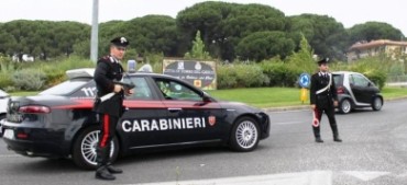 Rubavano scooter utilizzando il figlio minore per non destare sospetti: arrestati due genitori dai carabinieri di Vico Equense