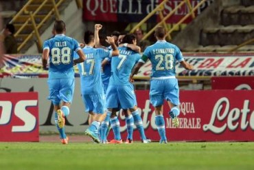 Il Napoli travolge il Bologna e vola in champions