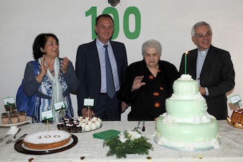 Sorrento. Grande festa per i 100 anni di nonna Antonietta