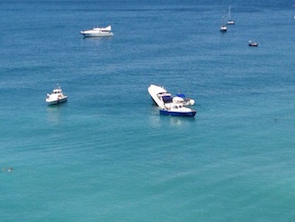Cola a picco barca di 15 metri nel mare di Meta
