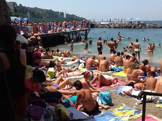 Aumentano i controlli della polizia alla spiaggia di San Francesco