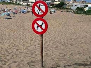 Niente animali e stop al gioco del pallone sulle spiagge di Sorrento