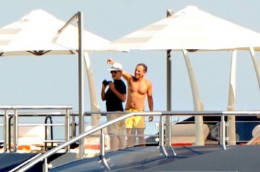 Vip in giro nel mare blu della penisola, stamane sono arrivati Steven Spielberg e Bruce Springsteen a bordo del mega yacht “Seven Seas”