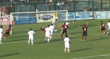 Il Sorrento travolge l’Aversa Normanna e sbanca il Bisceglia (2-4)