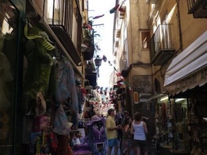 Primo maggio con pochi turisti a Sorrento, i grandi hotel aprono a giugno