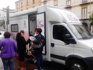 Il Camper Donna per la lotta al cancro fa tappa a Sorrento