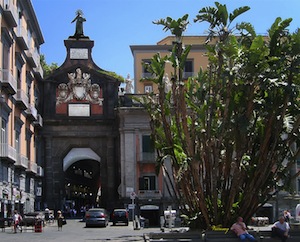 Port’Alba, dopo un secolo di attività chiude la storica libreria “Guida”