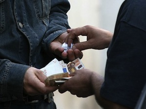 Spaccio di hashish e cocaina in penisola sorrentina, arrestato 55enne