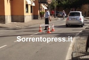 Via Correale, ancora crepe e voragini nell’asfalto sottile