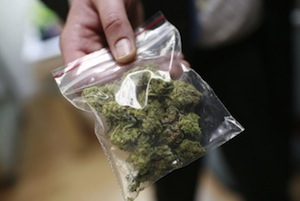 Fermato con 50 grammi di marijuana negli slip, arrestato 28enne di Vico