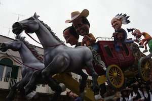 Carnevale unico in penisola con i carri allegorici