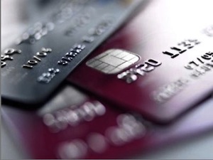 Sgominata in provincia di Napoli la gang delle carte di credito