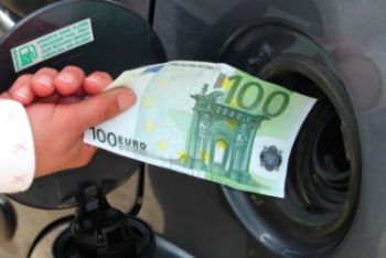 Aumenta la benzina, da sabato in arrivo l’ennesima stangata