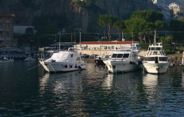 Ladri dal mare, rubate due barche a Marina Piccola