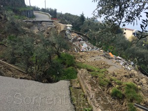 Casa distrutta dalla frana, proprietari contro il Comune