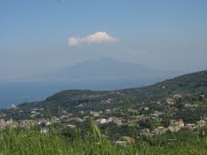 Anziano si perde nella zona di Massa Lubrense, ritrovato grazie ad un elicottero dell’aeronautica