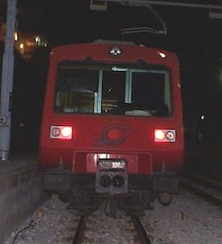 Treno fermo un’ora in galleria lungo la Napoli-Sorrento