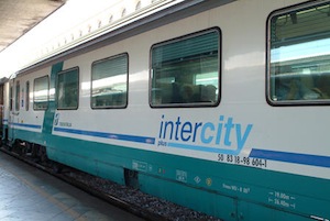 Entro giugno addio al treno Intercity di Trenitalia