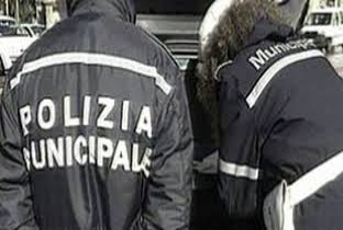 Sorrento. Alla guida sotto l’effetto di alcol e droga investe papà con figlio, denunciato