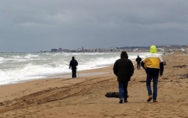 Caldo e freddo, sarà un estate con costume e cappotto