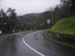 Causa frana chiuso un tratto di via Nastro Verde a Sorrento