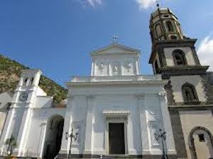 Concluso il restyling della basilica di Meta