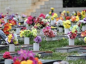 Commemorazione defunti, orari prolungati per i cimiteri di Massa Lubrense