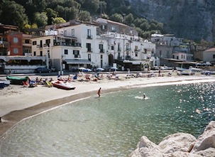 Da oggi riaperte tutte le spiagge libere della costiera sorrentina, le linee guida