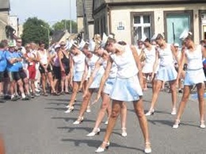 A Villa Fondi arrivano le majorette e le ragazze pon pon