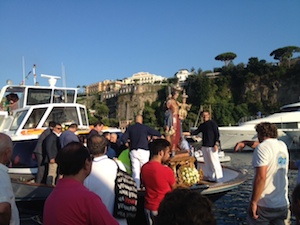 Sorrento. Oggi la suggestiva processione in mare della Madonna del Soccorso