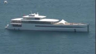 Nel golfo il futuristico yacht Venus di Steve Jobs