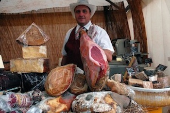 Vini e prodotti tipici: l’enogastronomia tradizionale conquista Sorrento -foto-