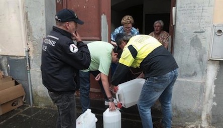 Si rompe un tubo dell’acqua: Piano a secco, la rabbia dei cittadini