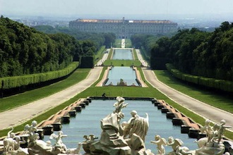 James Bond in missione alla Reggia di Caserta