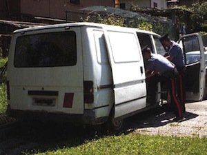 Ruba furgone e posate d’argento a Sant’Agnello, arrestato