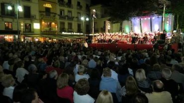 Piazza Tasso gremita per il bicentenario dei carabinieri