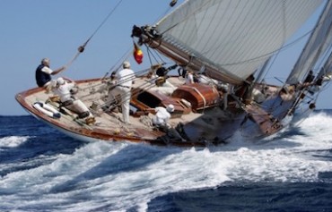 Il giro del mondo in barca a vela parte dal porto di Sorrento