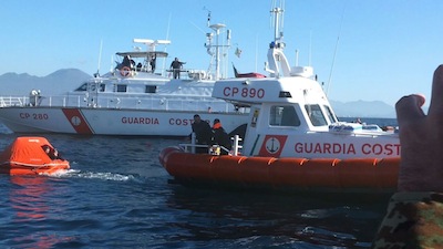 Cadavere ripescato nel porto di Napoli