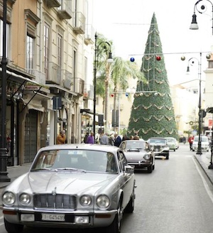 Tour della Penisola 2014: auto d’epoca sfilano per le strade della costiera