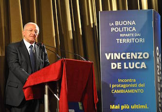 Vincenzo De Luca a Sorrento: “Riduciamo la burocrazia e creiamo lavoro”