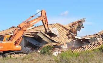 Dopo 17 anni demolito un immobile abusivo a Sorrento