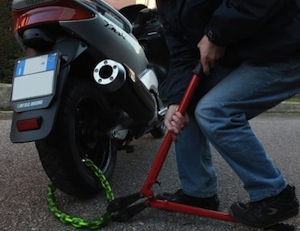 Un arresto per i furti di scooter in penisola sorrentina