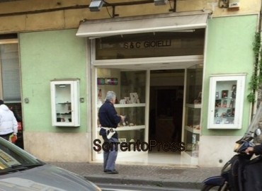 Furto in una gioielleria di Sant’Agnello