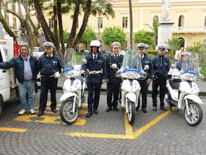 A Sorrento vigili in strada anche la notte nei giorni festivi